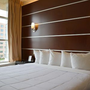 Studio Suite Two Queen Beds Non-Smoking